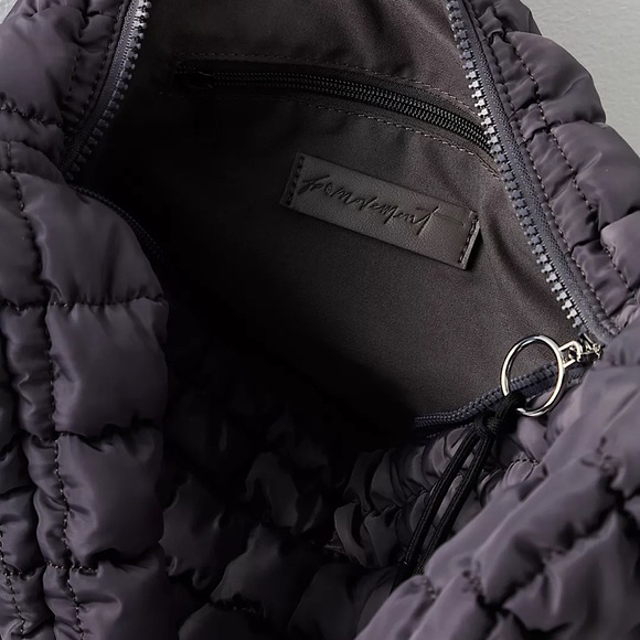 1 LEFT ✨NEW Free People FP Movement Quilted Carryall In Graphite - Picture 4 of 14
